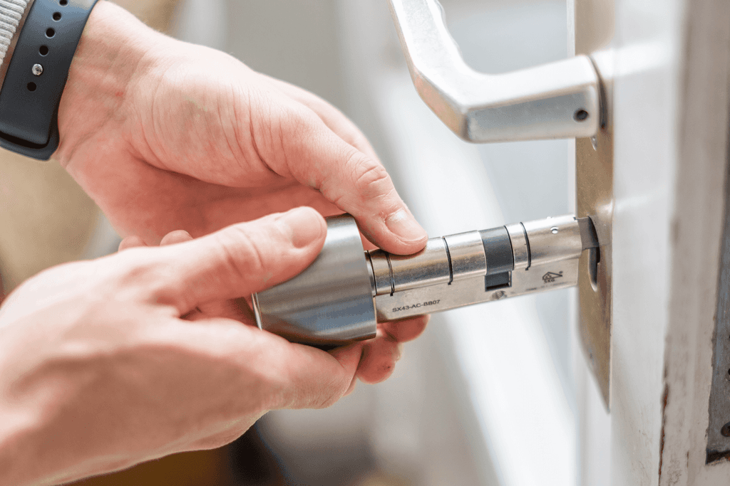 How to: Install your Bold 